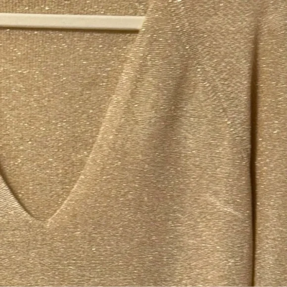 Mango Kling Metallic V Neck Jumper in Gold Lightweight Top Womens Large Shimmer - Picture 9 of 10